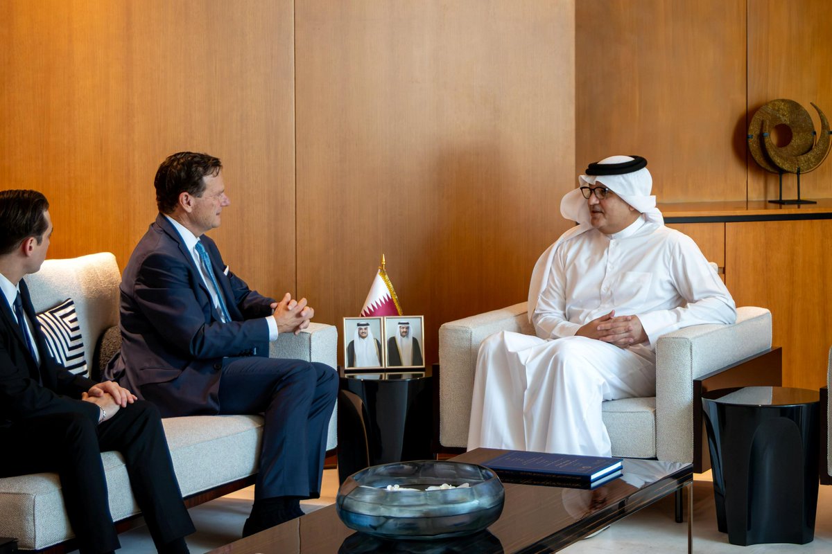 ExportGov's tweet photo. Deputy Assistant Secretary Mark Mitchell traveled to Qatar to advocate for U.S. trade interests. He met with senior government officials to strengthen the U.S.-Qatar trade and investment relationship and connected with U.S. business leaders and @AmChamQatar members. @TradeGov https://t.co/mohvES5WNk