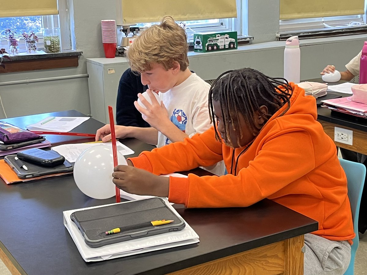 skellyscience's tweet photo. Measuring lung capacity as we investigate interacting body systems in biology @HTHMiddleSchool @MalverneSTEM https://t.co/eQ6dHHwXO7