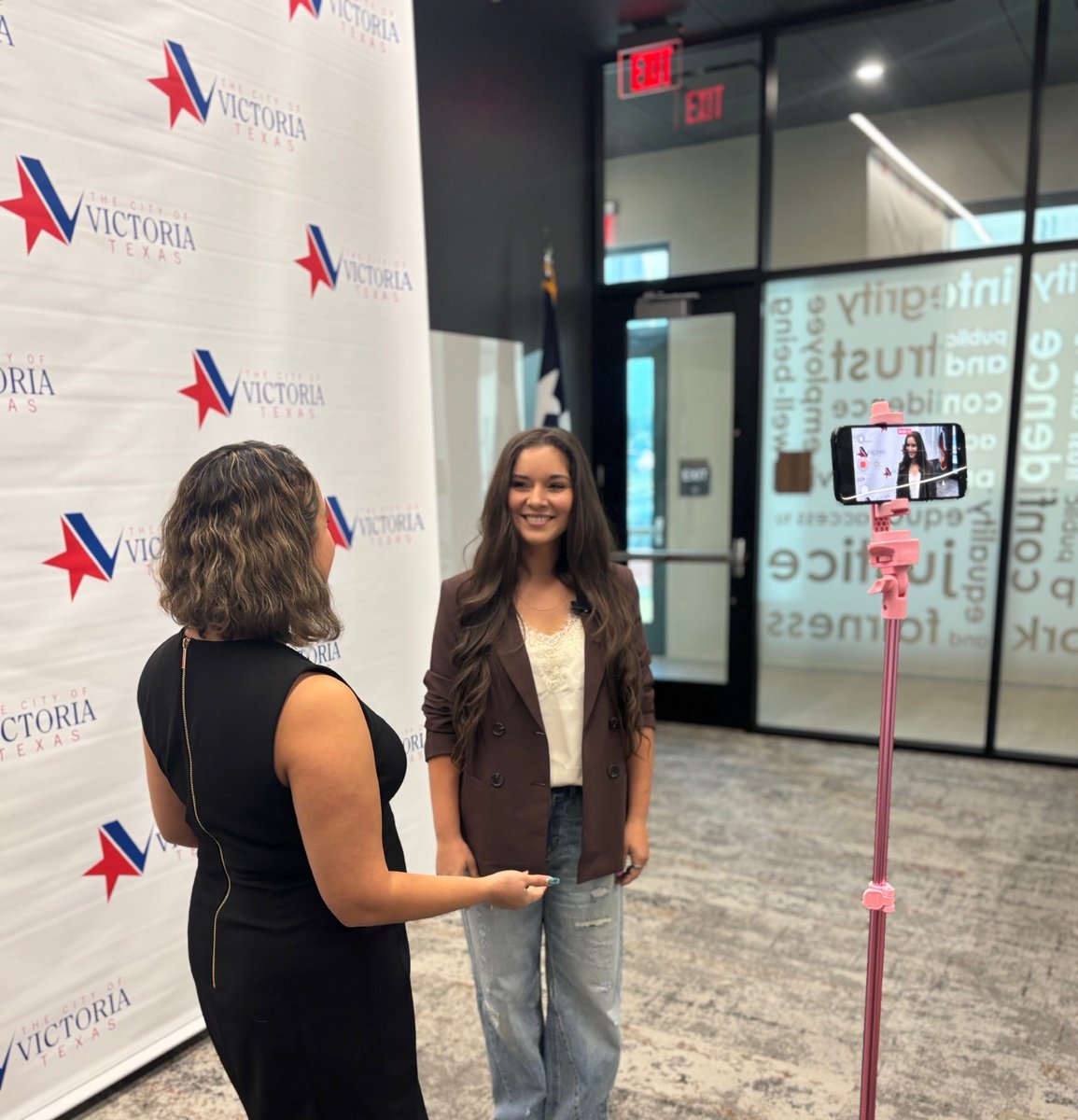 VictoriaPIO's tweet photo. 🎓 Citizens Academy 2027 is coming soon!
📺 TONIGHT at 5 p.m.: Learn more about it from Communications Director Ashley Strevel on Crossroads Today 25 News Now!
☀️ TOMORROW at 6 a.m.: Catch alumna Ailiya Solis on Sunrise sharing her experience!
Apply today: https://t.co/Fq0fGGNUdx https://t.co/dCy0IOpMfQ