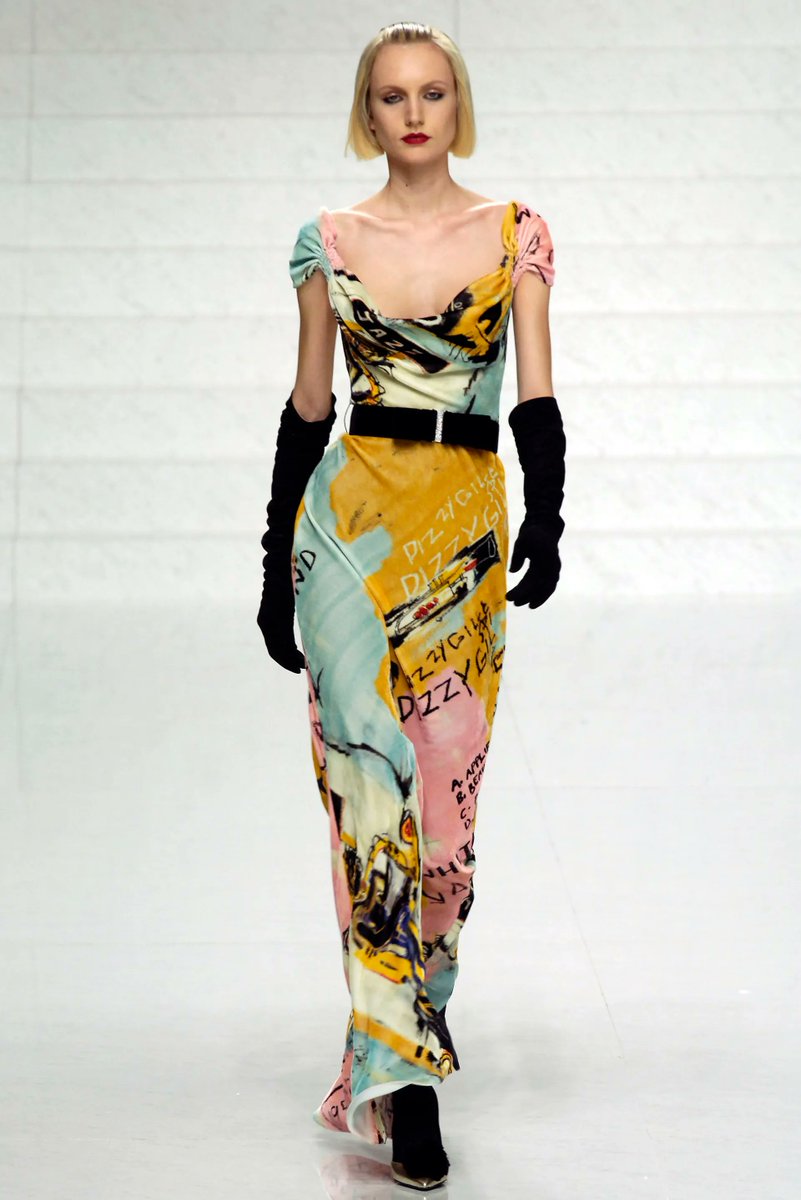 modescript's tweet photo. There's a reason why Lagerfeld held Valentino in higher esteem than any other of his contemporaries.

F/W 2006 is some of the best RTW Valentino ever created. https://t.co/4mvTpzmHvs