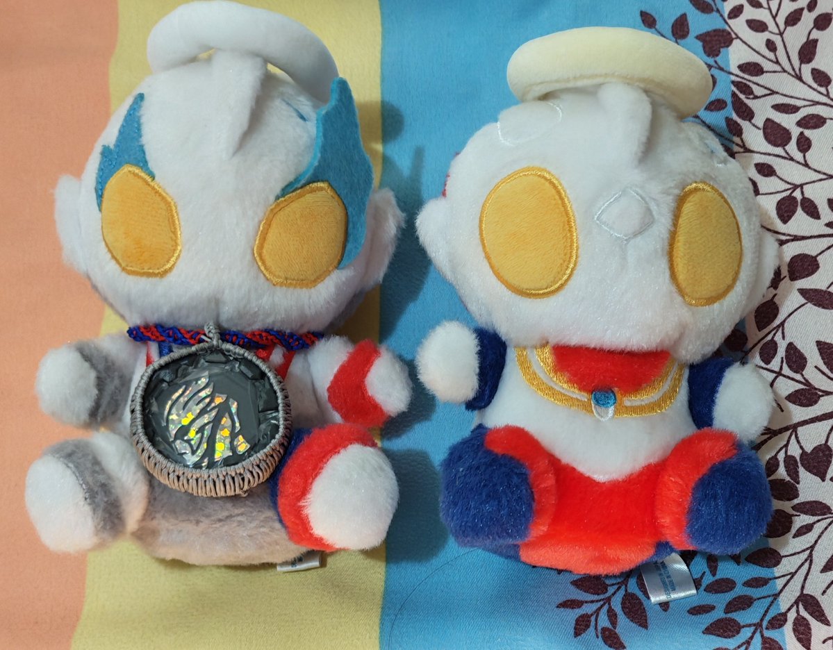 fineorz's tweet photo. 天使……😇😇😇
もともとはうさぎのために買った天使の輪なんだけど、ふわふわにつけてみたら本当に神々しいです
うさぎの発光しない天使の輪もすごくかわいい☺️ https://t.co/d9nV8dayiy