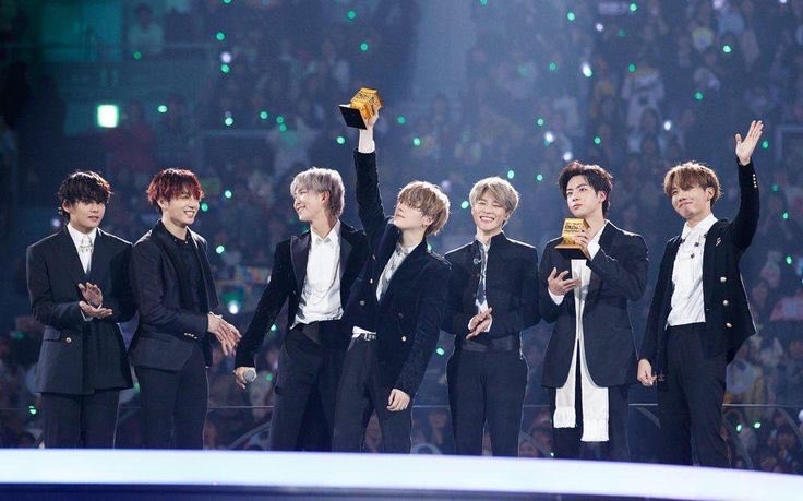 myamourjk's tweet photo. GUYSS OMGG😭😭

funfact kategori voting daesang ini di MAMA dulu namanya worldwide icon of the year dari tahun 2018-2023 dan di enam tahun itu semua yang menang bts as group. setelah itu daesang ganti nama jadi worldwide visa fans choice dan bts as group belum pernah menang.

gong nya kalo mereka menang daesang kategori itu ditahun ini, bkln jadi piala KETUJUH buat mereka. TUJUH LOH?? MASA GAMAU USAHAIN??? SO LET’S VOTE HARDER GUYSSSS😭😭😭

My choice for 2026 Fan’s Choice Male #BTS at #2026MAMAVOTE today!