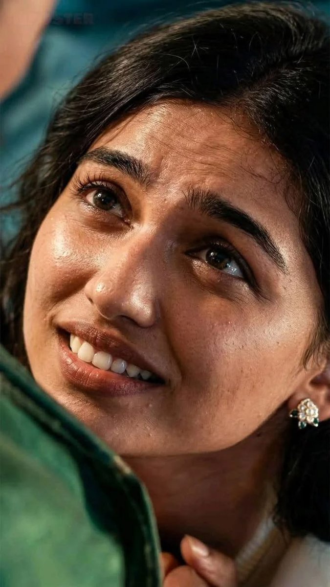 RuthlessAishu's tweet photo. After failing exam,me at staffroom.

Me:Sir🥺

Sir:Ennada?

Me:Pls sir, konjam pass pannividunga Neenga enna sonnalum kekkuren🥹

Sir:Olunga padikkama ippo vandhu kenjittu irukka! 
Nee ellam oomba kooda laayakku illa💀

Me:Oomba kuda ready sir, pls pass mark mattum potrunga…👇🏼😭 https://t.co/zXgmHuyqHY