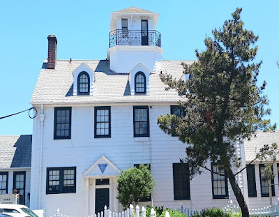 PATravelBlog's tweet photo. Coast Guard Station Hereford - Aide to Navigation Maritime History https://t.co/WQdFK5Daj6 #NewJersey #Wildwood #Travel #History https://t.co/8nqohVg5tC