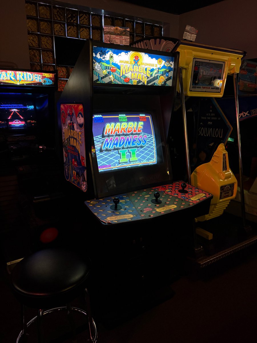 masao_ogino's tweet photo. ゲーム性は違うけどマーブルマッドネスの続編（IIってなってる）Marble Man。めちゃくちゃレアらしい。

隣にはスターブレードとソルバルウ。
#GallopingGhostArcade #Atari https://t.co/t6qINwsgVI