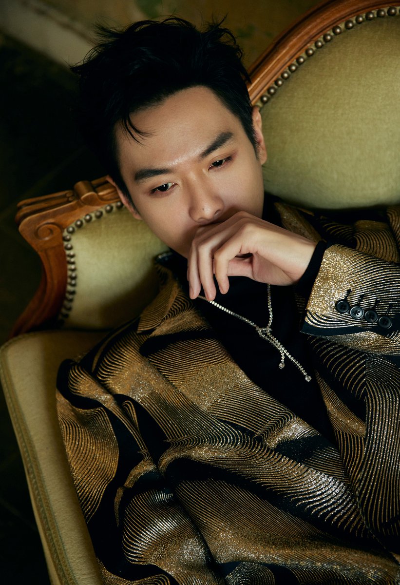 for_zhangruoyun's tweet photo. 📸 ZRY PHOTO OF THE DAY:

2023120 — Zhang Ruoyun for Weibo TV &amp; Internet Video Summit 2023 

🔗 https://t.co/JtQJdRRQv1

#ZhangRuoyun #张若昀 https://t.co/mokWnmcBZO
