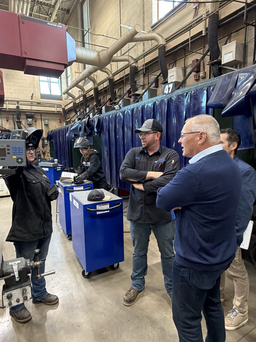 RepPeteStauber's tweet photo. I just wrapped up a great visit to Central Lakes College in Brainerd, where I took questions from political science students, and then got a firsthand look at the welding program that’s putting students on a path to skilled-trades careers. 

It was inspiring meeting so many dedicated students and educators. With their skills and determination, the future of Minnesota is bright!