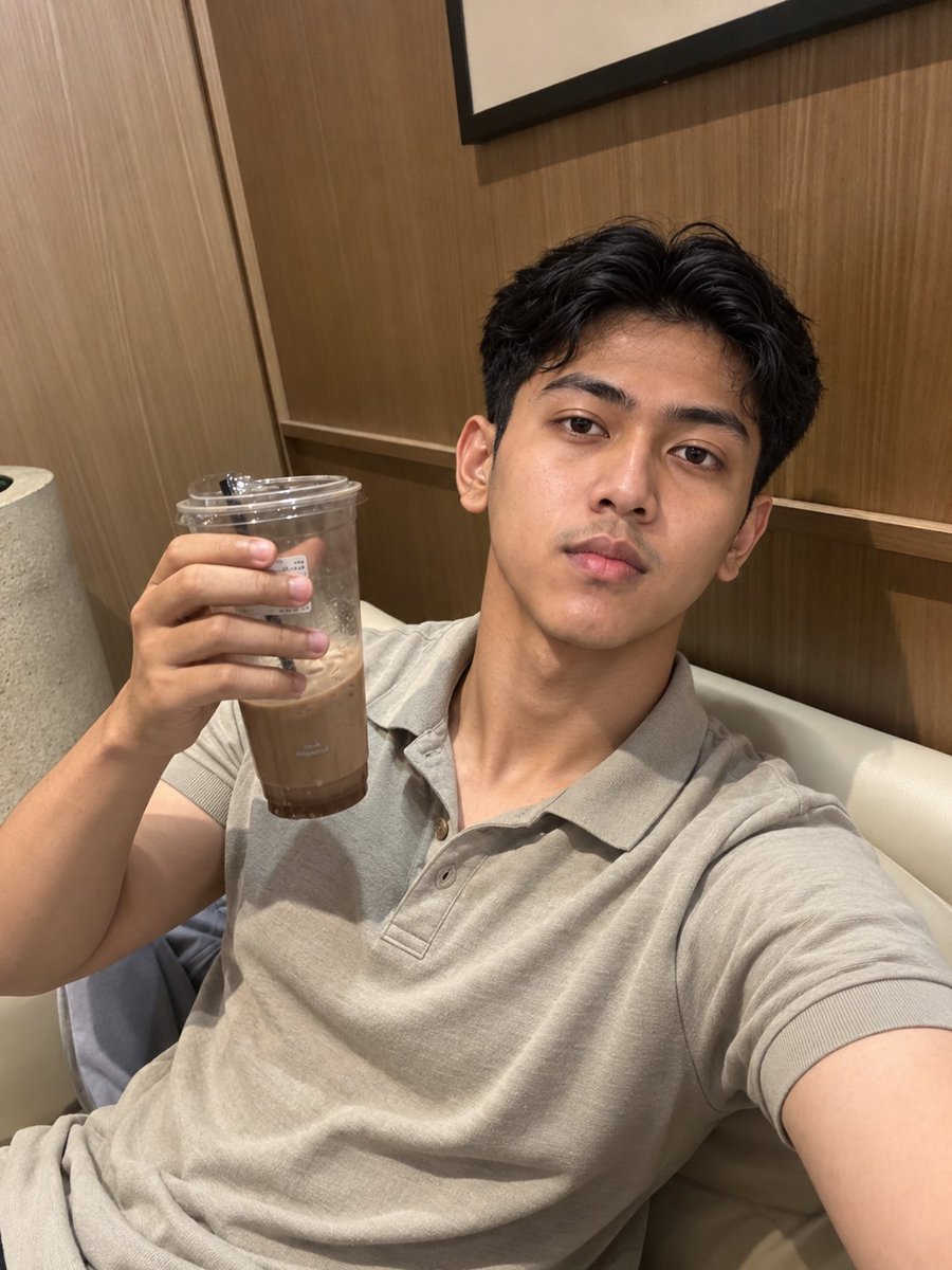 rakadittt's tweet photo. tim kopi / coklat ?? https://t.co/EoQB5PuHrE