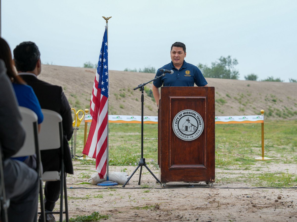 CityOfMissionTX's tweet photo. ✂️ La Cuchilla Drainage Project Ribbon Cutting

Today, we celebrated the completion of the La Cuchilla Drainage Project—approximately $1 million in construction improvements to help improve drainage, manage stormwater, and reduce flood impacts in the surrounding area.

Thank you to the Texas General Land Office (GLO) for making this project possible, and to our Mayor, City Council, City staff, and project partners for their work.

To our residents, thank you for your patience throughout construction. Together, we’re building a better Mission!

#CityOfMission #LaCuchilla @TXGLO