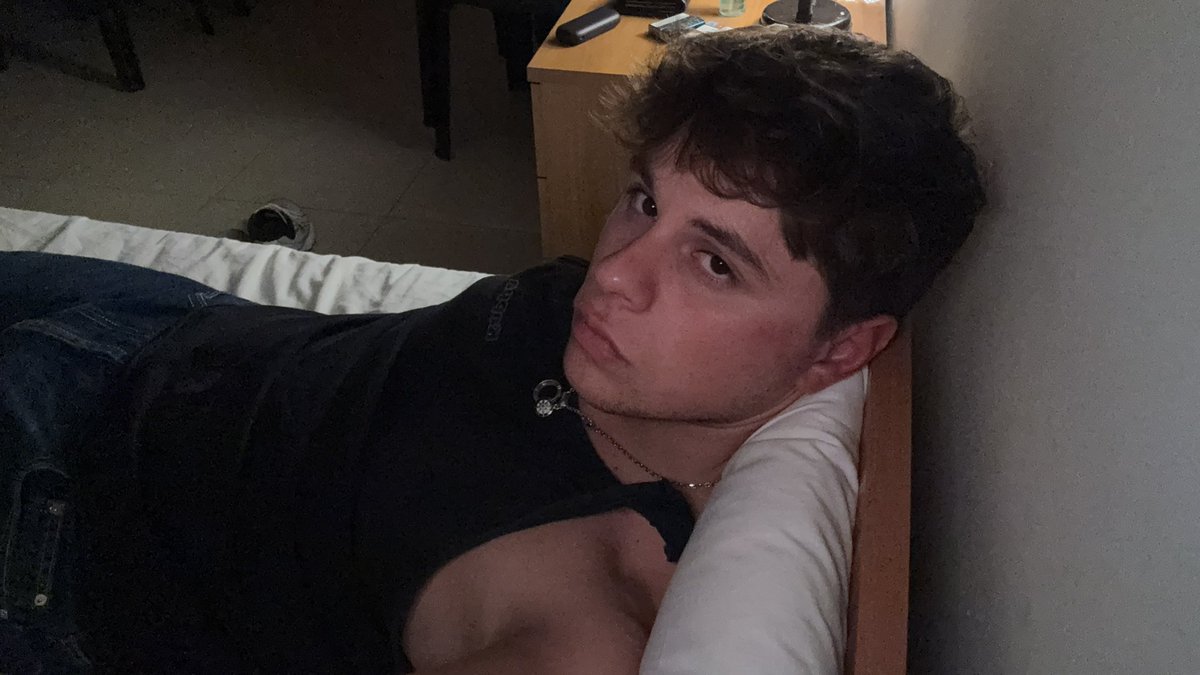 franclopo's tweet photo. nel chill https://t.co/cICnVgQ25s