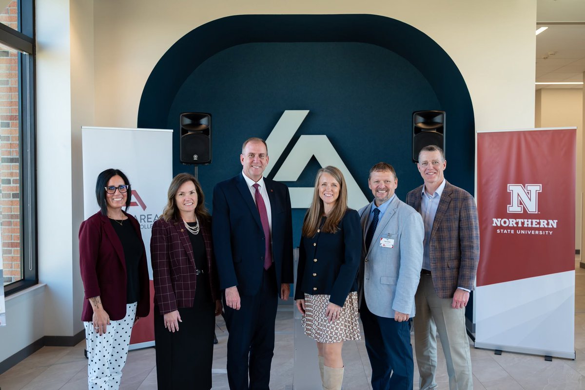NorthernStateU's tweet photo. Together, #NorthernStateU and @LakeAreaTech are strengthening South Dakota’s workforce, supporting our schools and creating pathways for future educators!
Learn more about this new partnership: https://t.co/oOH0K3tvdP https://t.co/JzpejMf6uO