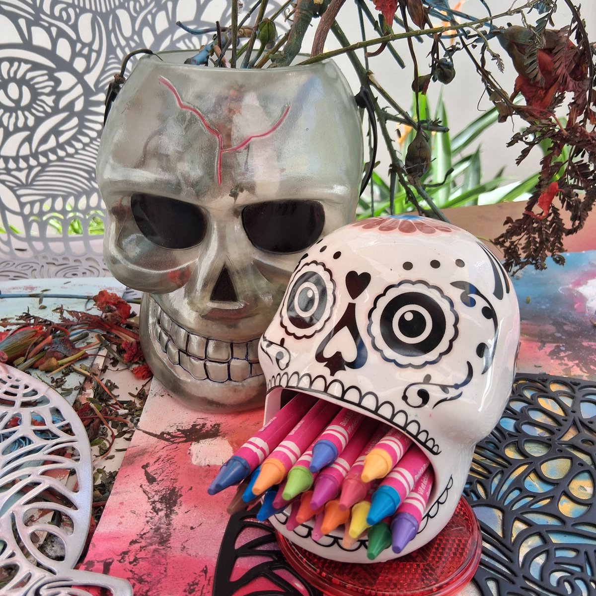 vizepx's tweet photo. ¡Jalogüín, tricortrí! 💀 ¡Dame arte no maní! Pronto detalles del taller 🎃 🎨 🖌 💀 👻 #taller  #arte  #catrina  #color  #textura https://t.co/U9s4GmoWv9