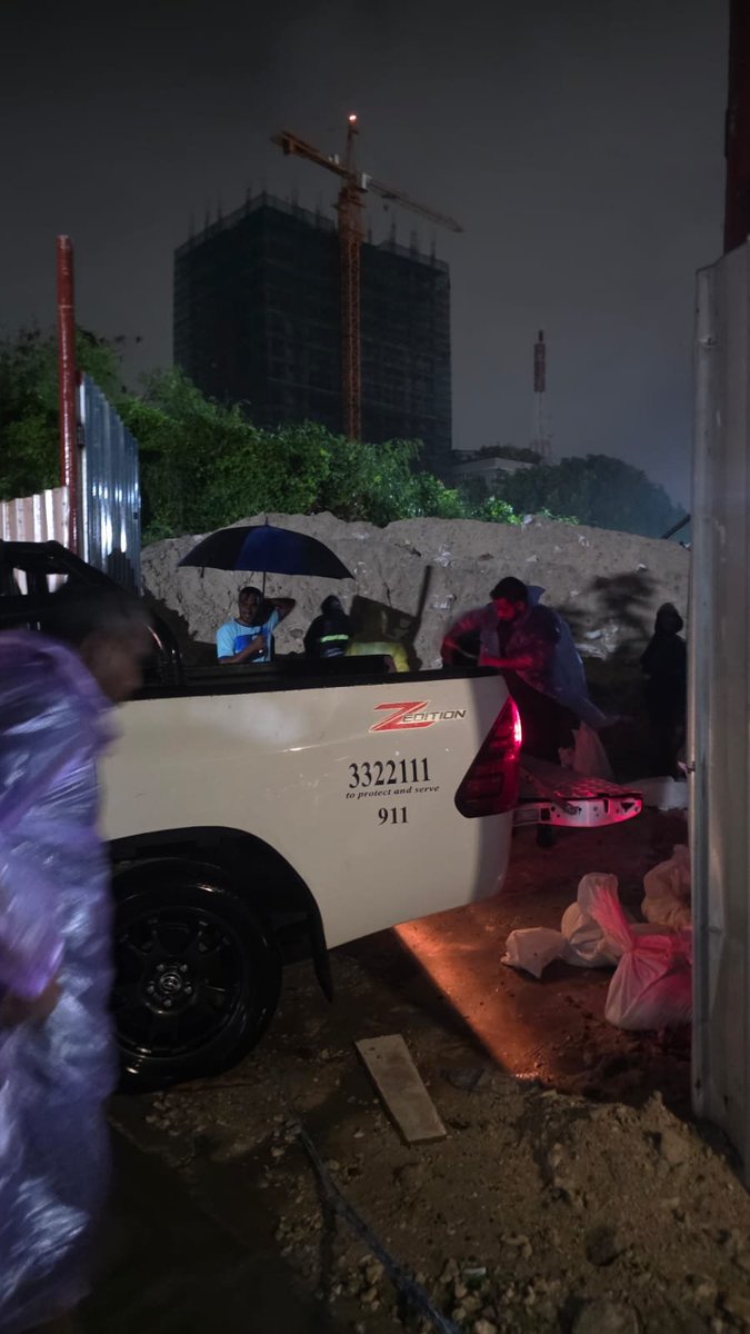 NDMAmv's tweet photo. A joint flood response operation is ongoing in Male City supported by @MNDF_Official
@PoliceMv @maldivianrc  @MaleCitymv @MTCCPlc &amp;
@hdcmaldives. https://t.co/f5lnHny7E7