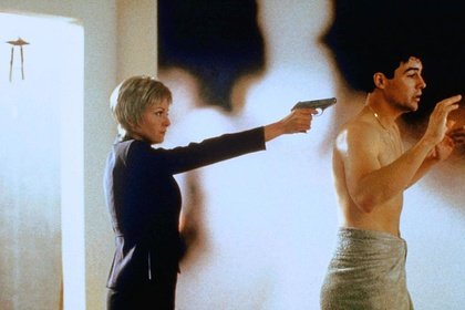 kchandler_rare's tweet photo. - Kyle Chandler for 'Angel's Dance' promo photo, 1999 https://t.co/0Ee1QK7I1O