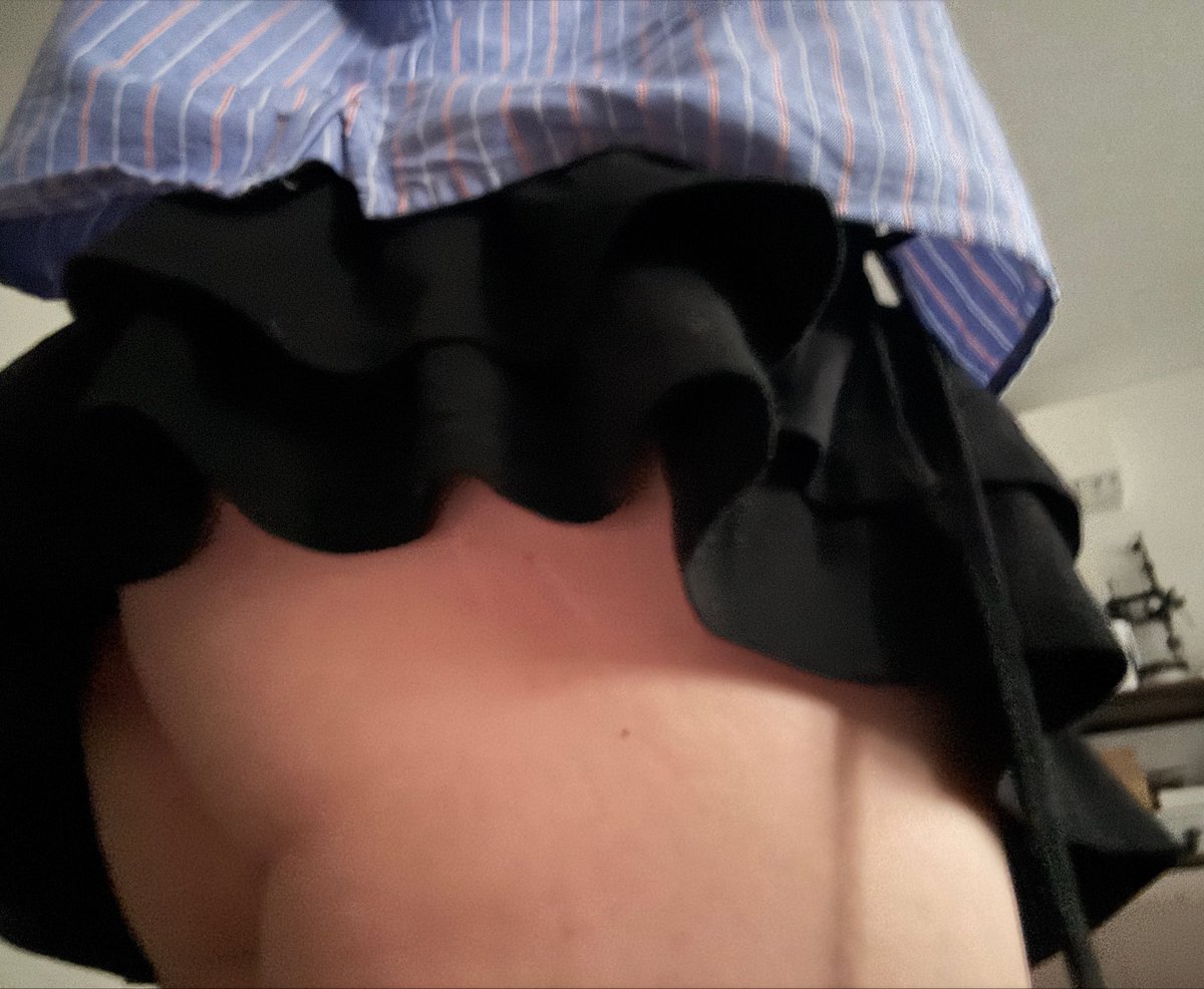 SukiDaBuki's tweet photo. Feeling cute in my skirt, so here’s a lil sneak peak ;3 https://t.co/NodxSpNMQ9