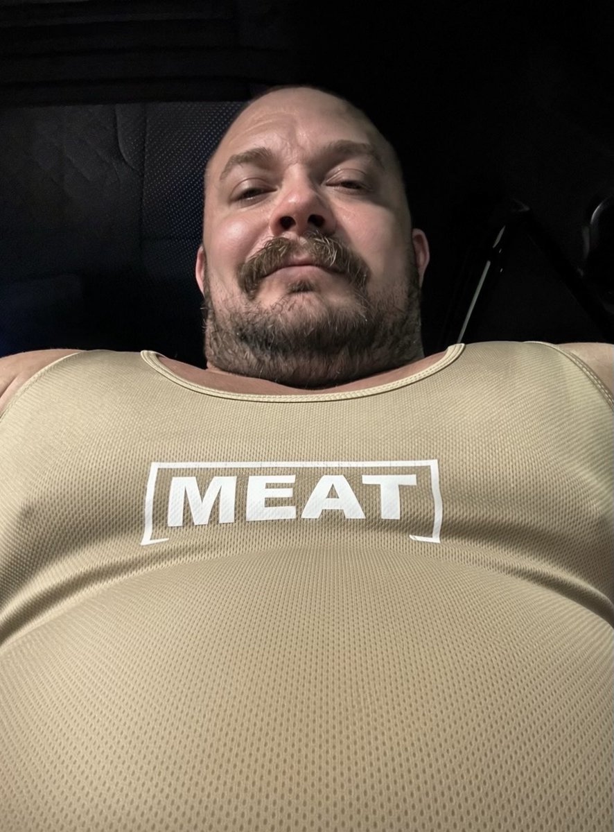 PrestonBrock's tweet photo. Meat in bulk size 😏 https://t.co/Pk8cvDVlCR