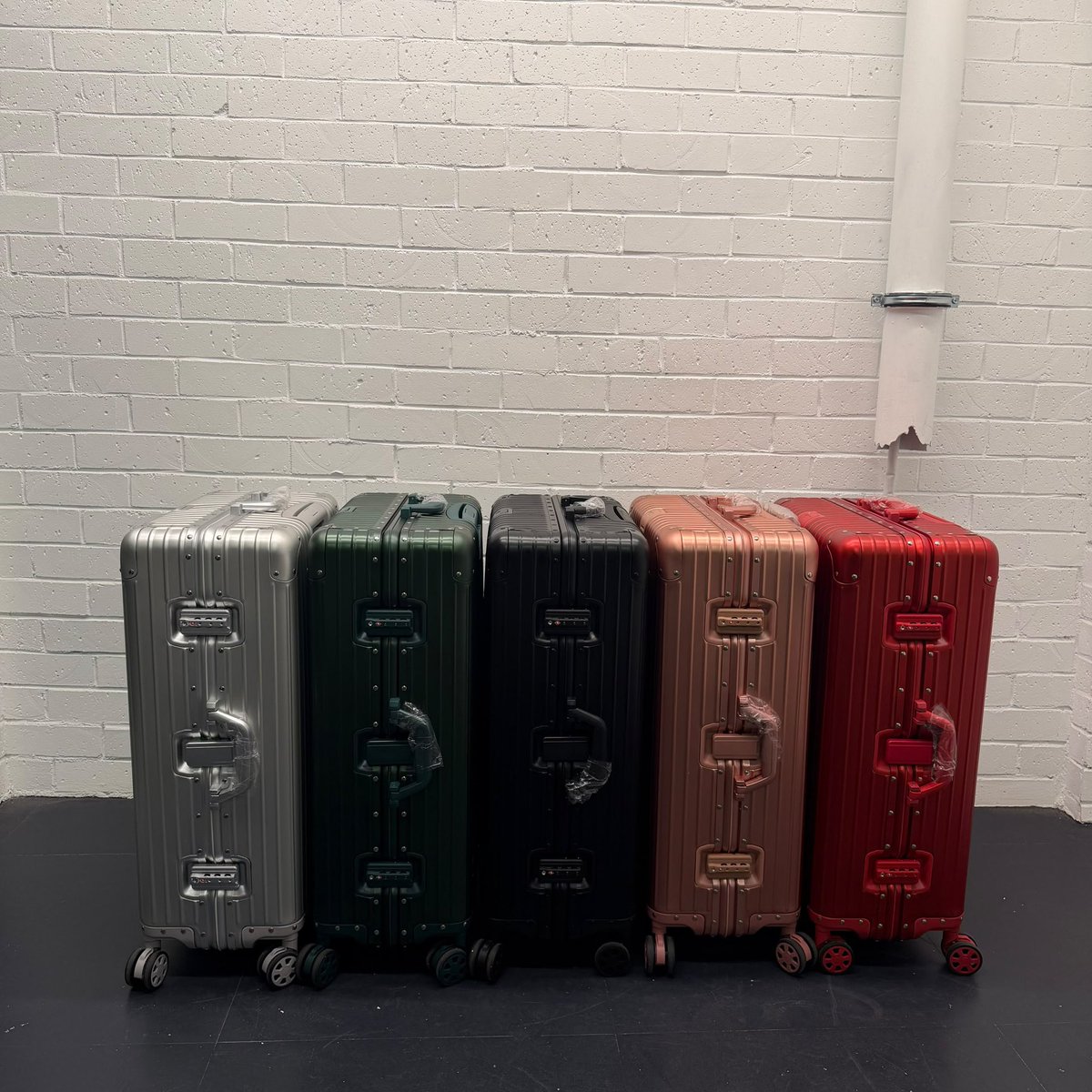 Olanova_ng's tweet photo. TRAVEL BOXES NOW AVAILABLE 🧳
CABIN SIZE: ₦350,000
MEDIUM SIZE: ₦400,000
LARGE SIZE: ₦450,000

#shopolanova https://t.co/f3zwbc865w