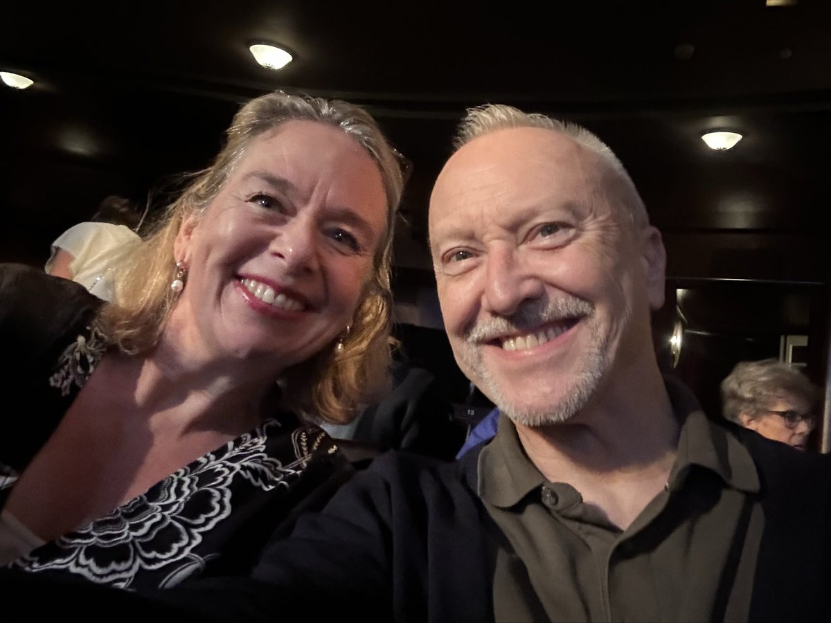 StuartReviews's tweet photo. Derren Brown - Only Human. Opening night in the West End at Apollo Shaftesbury Avenue.

@DerrenBrown @LBO_Theatre @storyhousepr https://t.co/5bwgP0uYhB