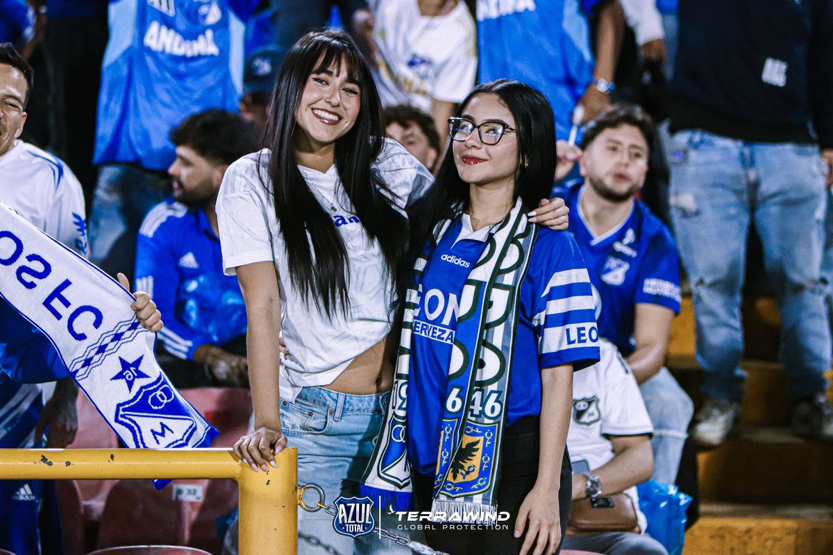 Azul_Total's tweet photo. ¡Y VAMOS MILLOS NO LE FALLES A TU HINCHADA!Ⓜ️

📸 Acá este nuestra #GaleríaDeHinchas del partido entre MILLONARIOS - Once Caldas 

¿Fuiste ayer a El Campín 🏟️? Ingresa a https://t.co/pwlurOQXUc y búscate 👀 

#MillonariosSiempreContigo https://t.co/8H9JENWEA3