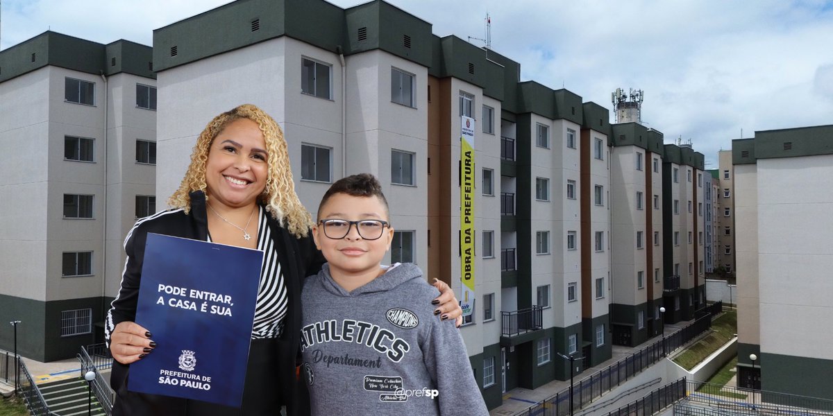 prefsp's tweet photo. Mais 531 famílias beneficiadas pela política habitacional da Prefeitura de São Paulo.

Em Cidade Tiradentes, a Prefeitura entregou 140 apartamentos do Residencial Novo Diamante e formalizou a documentação de propriedade de 391 imóveis do Conjunto Residencial Dom Angélico.

As ações foram realizadas pelos programas Pode Entrar e Escritura na Mão, ampliando o acesso à moradia e à segurança da propriedade na Zona Leste.

Saiba mais: https://t.co/p9pg2goDmK