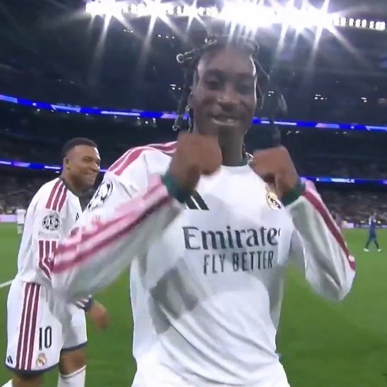90MinutesHQ's tweet photo. 🚨🗣️ Kylian Mbappe: “Diomande? — he jokingly tells me how much he wants to play like Ronaldo and I tell him I expect at least three goals each match day, today he didn’t meet his target again.” Laughs https://t.co/aAiH5IAHp1