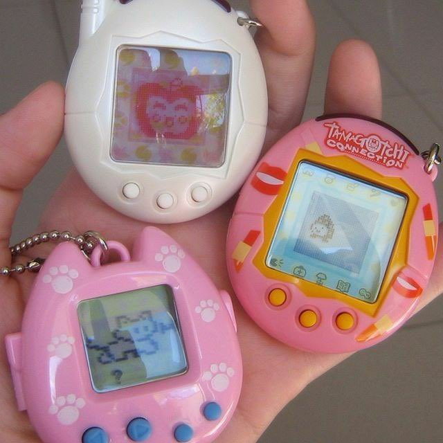 NostalgiaFolder's tweet photo. Tamagotchis https://t.co/LogiWZSOu5
