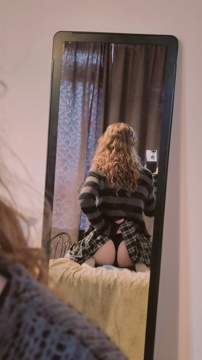 d1rtb4g_angel's tweet photo. (Day 21)Cleaned my mirror check next slides for ass and gock >:3

#locktober #transnsfw https://t.co/b1Bl5Gr3Zu