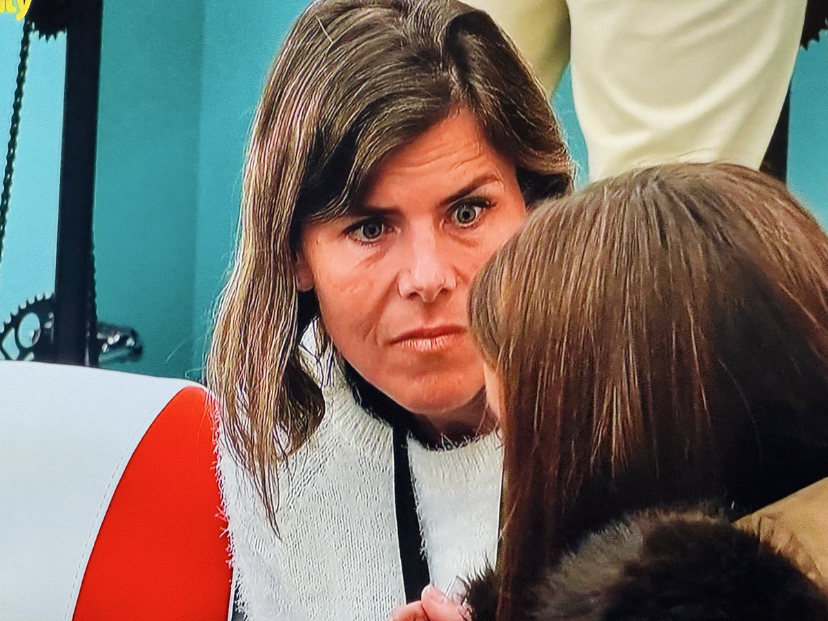 macedo20209's tweet photo. Sim Noélia, sempre foste assim e serás sempre assim: carrapato de machos, lambe botas sem história #bbtvi https://t.co/4mLLIxEh6l