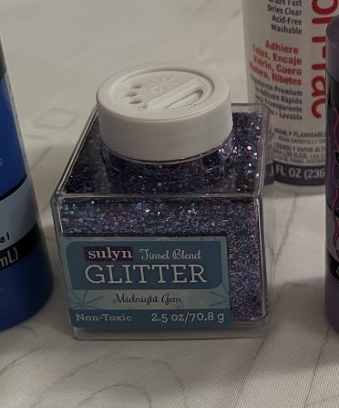 xSwiftieKimmy's tweet photo. My outfit for Philly Night 1 of the Eras Tour was very Midnights inspired. π₯Ίβ¨ππππ«π Even the glitter I found was called βMidnight Gemβ, it was perfect! The colors of the Midnights era were just so beautiful! π₯°
#4YearsOfMidnights https://t.co/zcaBkVjMF3