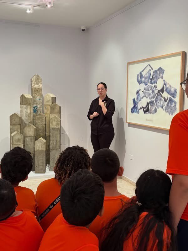 MuseoMAB's tweet photo. Los estudiantes de 5to y 7mo grado de la Escuela SU José Manuel Torres en Bayamón dijeron presente para una visita guiada a las exposiciones y un taller creativo. 

¿Cuándo vienes con tu grupo?
¡Te esperamos!
Entrada libre de costo. 787-903-8428

#LaImagenConstruida #museomab https://t.co/rDNauKv7iP
