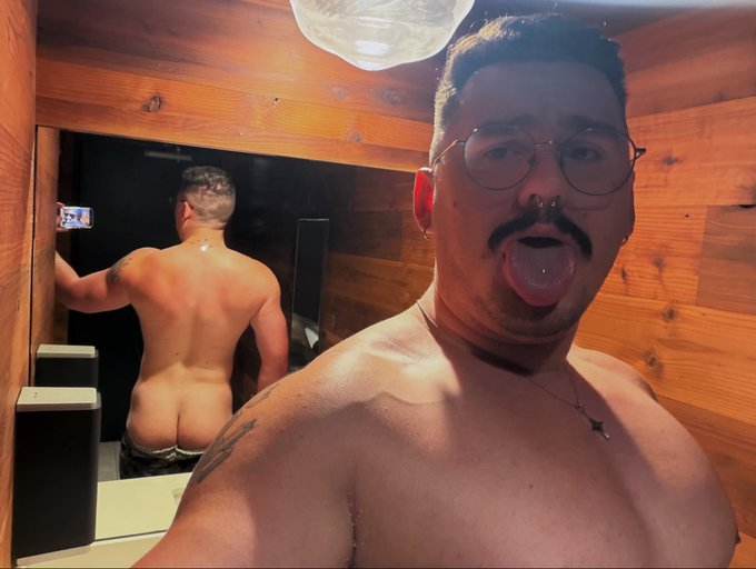 JimbyVEVO's tweet photo. VOTE FOR ME for GRINDR STREAMER OF THE YEAR 🔥
https://t.co/pehEdwGGcB https://t.co/vU0rWzDe3v