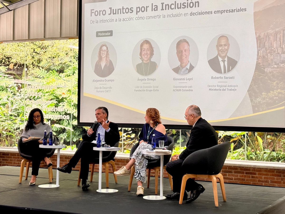 arcilaDDHH's tweet photo. ¡La inclusión laboral abre oportunidades y transforma vidas!

Participamos en el foro “Inclusión laboral: una decisión estratégica para la competitividad empresarial”, en el marco de la estrategia Juntos por la Inclusión, liderada por @ACNUR_es 

Durante este espacio, @AlcaldiadeMed, destacó la importancia del trabajo articulado entre la institucionalidad, el sector privado, la academia y la sociedad civil para generar oportunidades de empleo formal para las personas forzadas a huir de sus hogares.

La inclusión se construye desde el diálogo social y el compromiso conjunto para promover el trabajo decente, eliminar barreras y avanzar hacia entornos laborales más inclusivos. @FicoGutierrez @PazDDHHmed