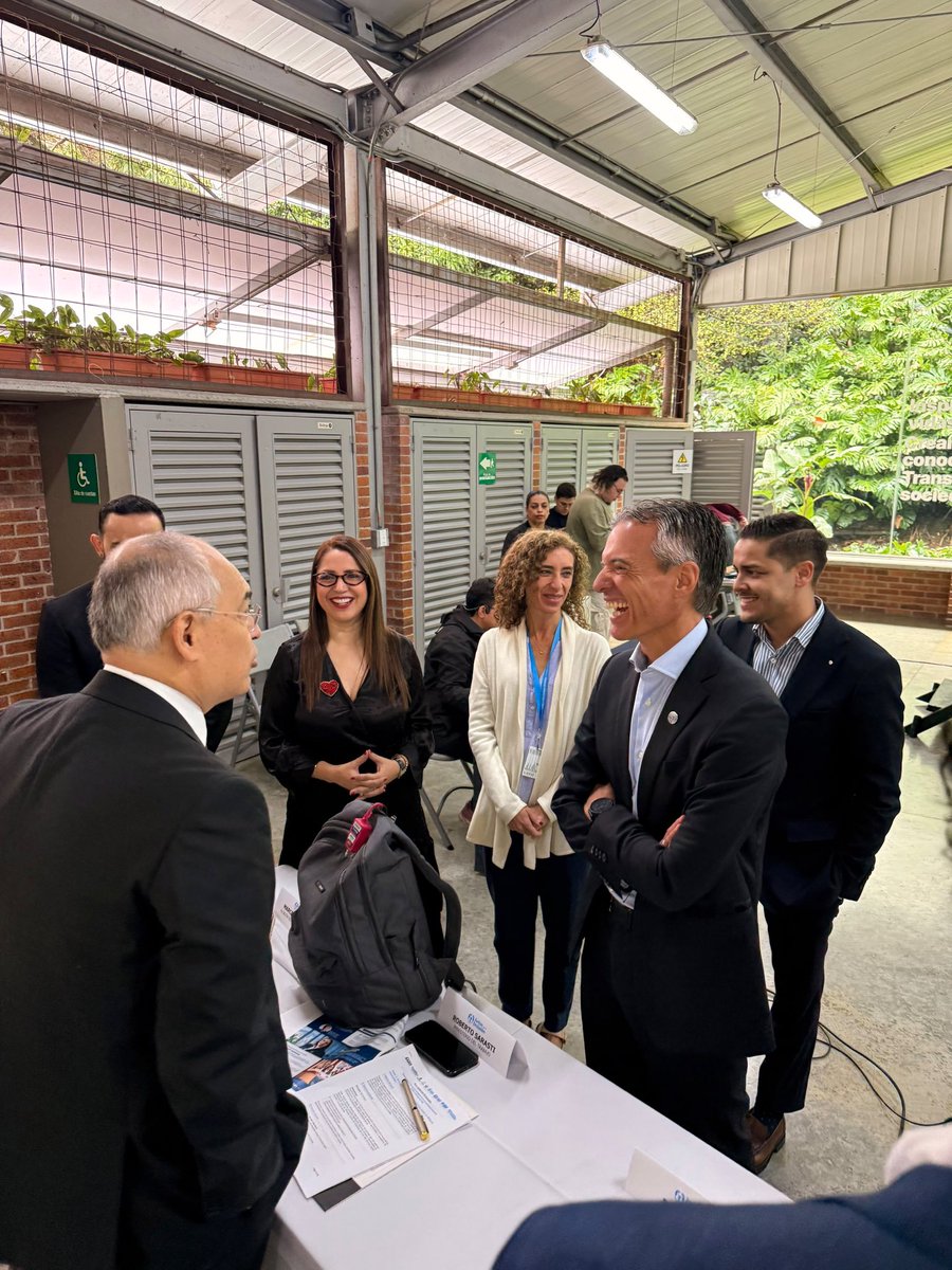 arcilaDDHH's tweet photo. ¡La inclusión laboral abre oportunidades y transforma vidas!

Participamos en el foro “Inclusión laboral: una decisión estratégica para la competitividad empresarial”, en el marco de la estrategia Juntos por la Inclusión, liderada por @ACNUR_es 

Durante este espacio, @AlcaldiadeMed, destacó la importancia del trabajo articulado entre la institucionalidad, el sector privado, la academia y la sociedad civil para generar oportunidades de empleo formal para las personas forzadas a huir de sus hogares.

La inclusión se construye desde el diálogo social y el compromiso conjunto para promover el trabajo decente, eliminar barreras y avanzar hacia entornos laborales más inclusivos. @FicoGutierrez @PazDDHHmed