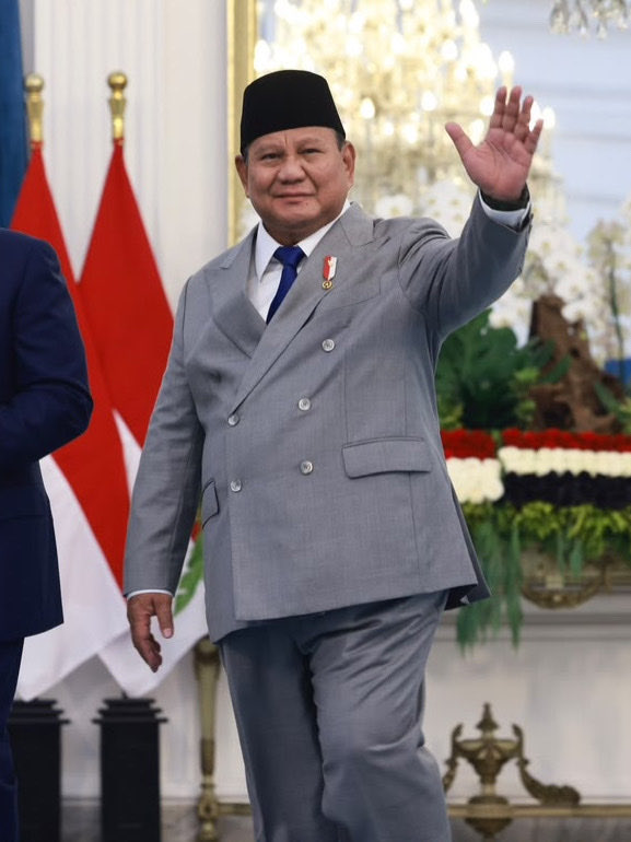 mendingberdiri tweet picture