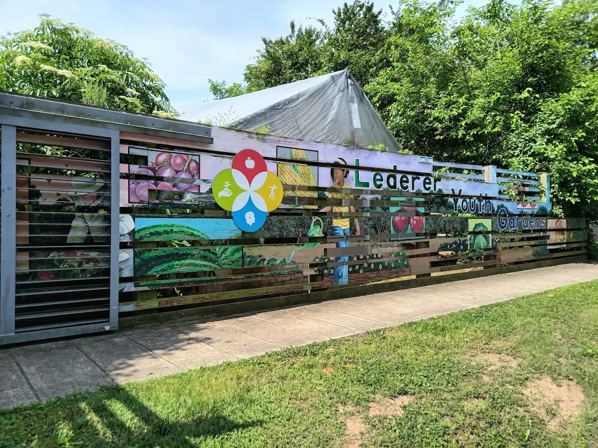 DOEE_DC's tweet photo. Take advantage of the sunny weather this weekend to explore new locations where you can recycle your household batteries!

Swipe to see where to bring batteries and food waste for proper disposal. Visit our website to find out more about the program and to find even more locations! - https://t.co/h1ycR8Z7qa

@DCDPW @dczerowaste