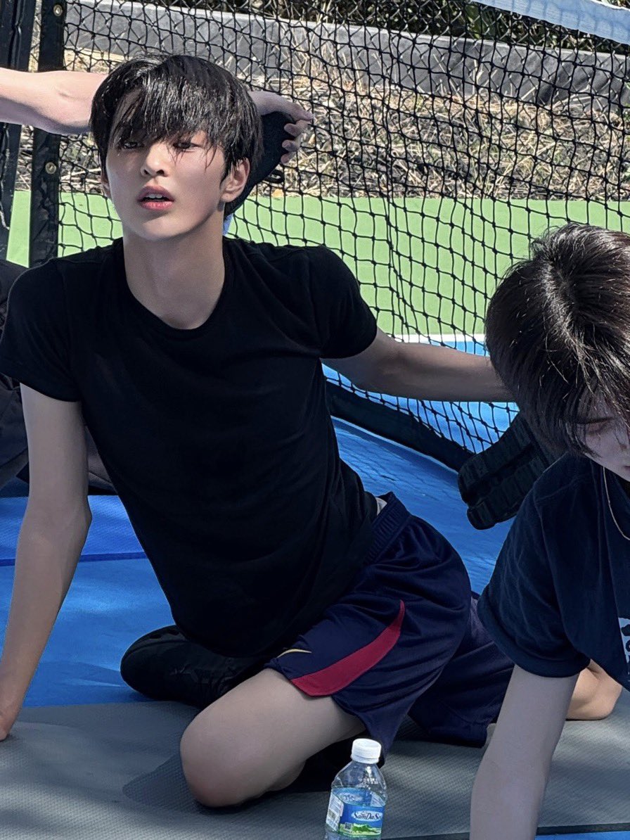 ahntin's tweet photo. 基翁霍
#keonho https://t.co/0uVO3z1QOV