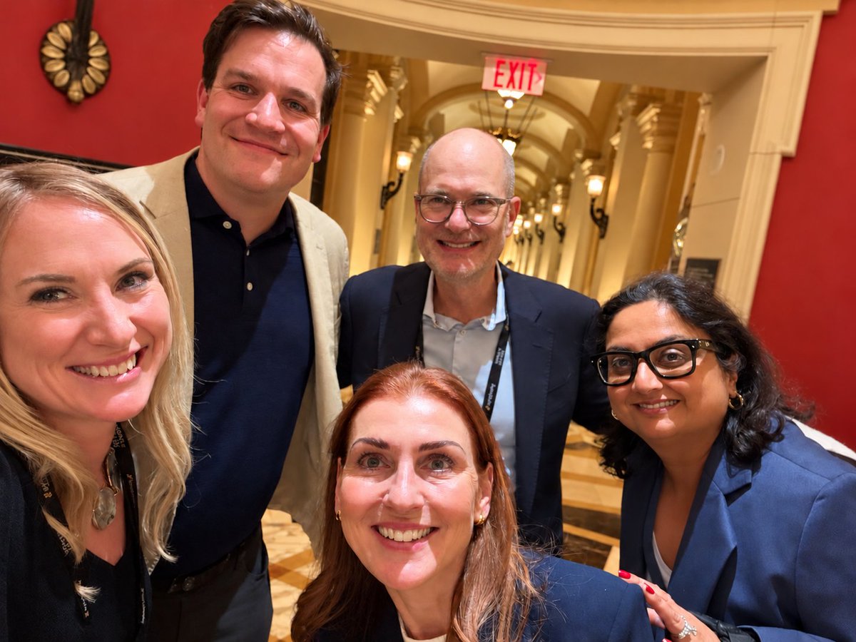 PayNearMe's tweet photo. What happens in Vegas…deserves a photo recap.

@money2020 brought great conversations, familiar faces and new connections, and we're heading home with plenty to talk about.

And Las Vegas, thanks for showing us such a good time. We may need a little more coffee this week. ☕ https://t.co/vXZsHXLJgm