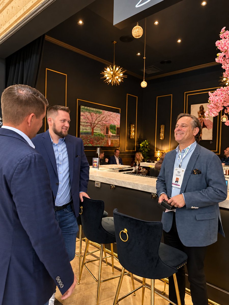 PayNearMe's tweet photo. What happens in Vegas…deserves a photo recap.

@money2020 brought great conversations, familiar faces and new connections, and we're heading home with plenty to talk about.

And Las Vegas, thanks for showing us such a good time. We may need a little more coffee this week. ☕ https://t.co/vXZsHXLJgm