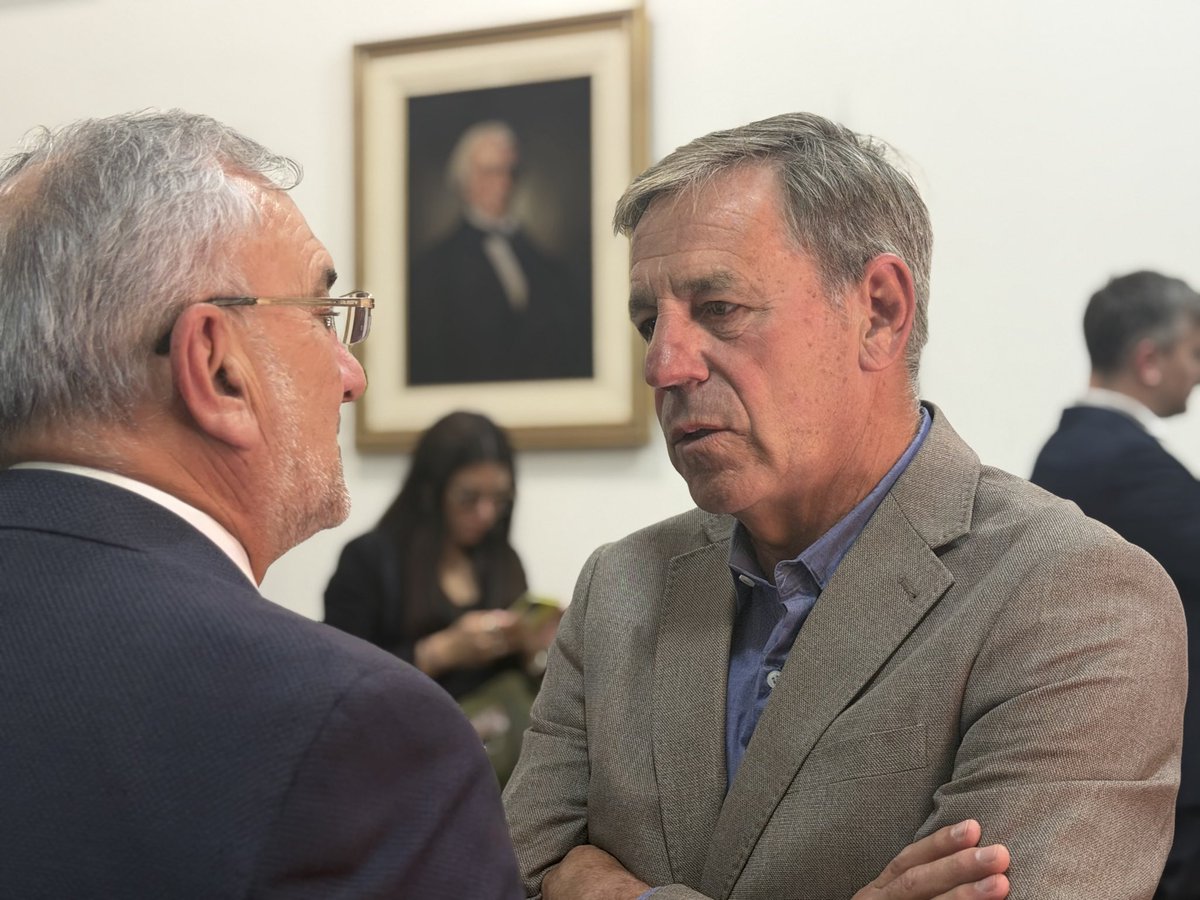 emiliojaton's tweet photo. Hoy se llevó a cabo el acto de juramento de Defensoras y Defensores Públicos en la Universidad Nacional del Litoral. 

Agradecidos a la invitación de la Dra. Estrella Moreno Robinson, Defensora General del Ministerio Público de la Defensa, acompañamos esta importante jornada. https://t.co/kmhdMgWjt4