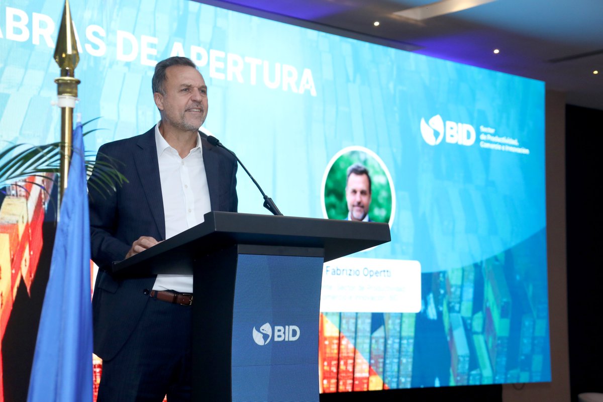 FabrizioOpertti's tweet photo. En Panamá, iniciamos la Semana de la Productividad del Sector de Productividad, Comercio e Innovación de @el_BID con nuestro Diálogo Regional de Políticas de Comercio e Inversión, un espacio para dialogar y trabajar junto con los ministerios de comercio e inversión de #AméricaLatina y el #Caribe, así como con empresas y expertos globales, en una agenda que permita fortalecer la competitividad y la inserción internacional de nuestros países.
⬇️