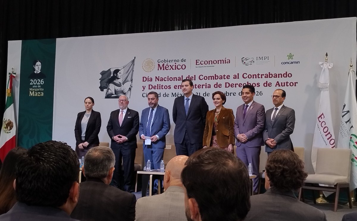 CANAFEM's tweet photo. Asistimos en representación de nuestro presidente, el Ing. Javier Pietrini Zapata, al foro "Día Nacional de Combate al Contrabando y a los Delitos en Materia de Derechos de Autor" en las instalaciones de la Secretaría de Economía (@SE_mx), como parte de la colaboración entre el Instituto Mexicano de la Propiedad Industrial (@IMPI_Mexico) y la @CONCAMIN.

Durante la inauguración, el presidente de la Confederación, Alejandro Malagón, refrendó el compromiso de la industria nacional y el gobierno federal en el combate al comercio ilegal, la piratería y el contrabando, para proteger la propiedad intelectual y respaldar al sector industrial y el empleo formal.

Por su parte, el Director General del IMPI, Vidal Llerenas, comentó los operativos que están llevando a cabo, los diálogos con las empresas y cámaras, así como las estrategias de coordinación con las demás instituciones de gobierno.

Posteriormente, se realizó la firma de la declaración de principios para prevenir y combatir la falsificación de productos y la piratería en plataformas digitales.

Finalmente, se llevó a cabo el panel "Contrabando y comercio ilícito, retos para la industria formal y la economía nacional", integrado por representantes de los sectores farmacéutico, textil, tabacalero, de bebidas alcohólicas e industrias creativas.