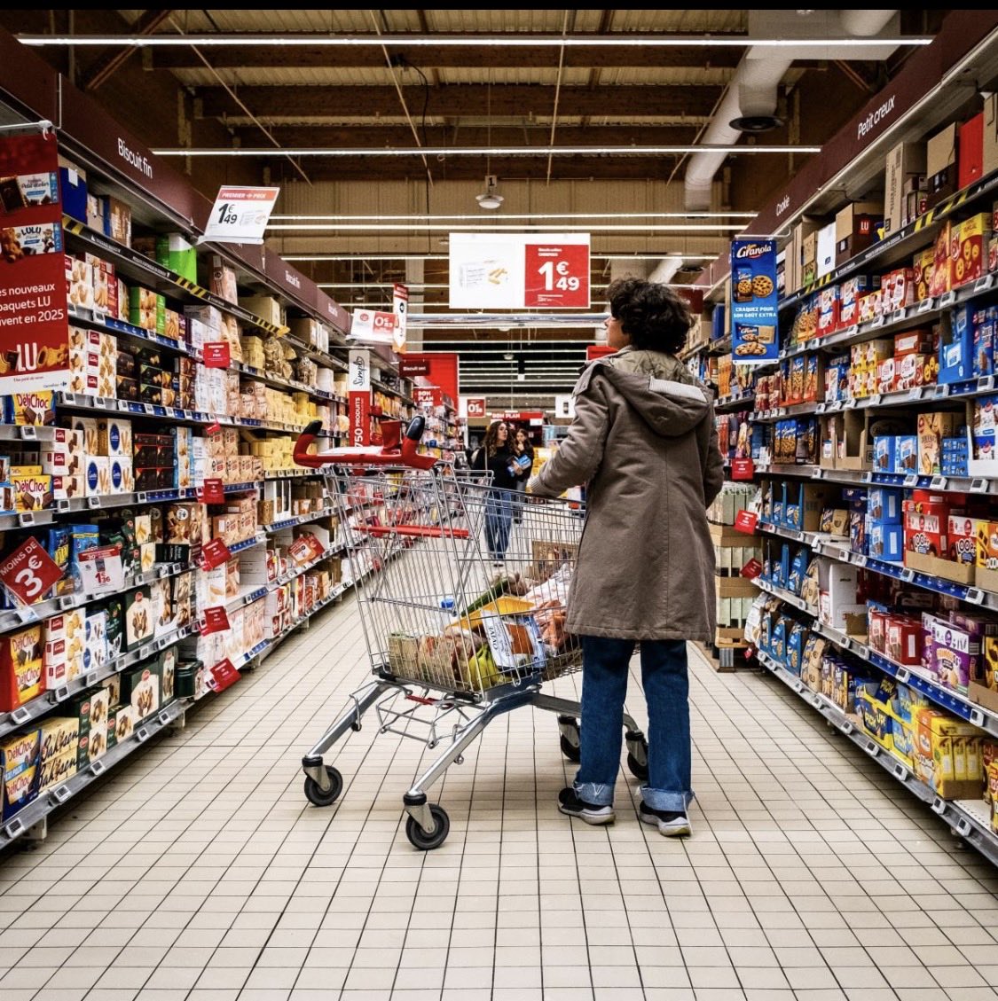 Xred1000's tweet photo. Les chiffres économiques ne remplissent pas le frigo. La vraie réussite d’un pays, c’est quand les citoyens peuvent vivre dignement de leur travail.

#France #Économie #Inflation #PouvoirDAchat https://t.co/PftBHF38Nk