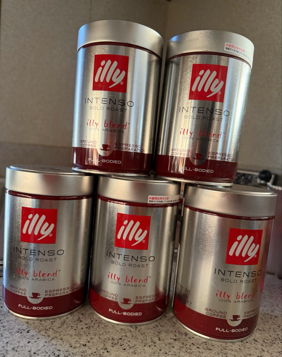 nacchan526's tweet photo. すごくしっかりした缶なんだけど、何かに使えないかな
#INTENSO
#illy https://t.co/QVbb2yFYJu