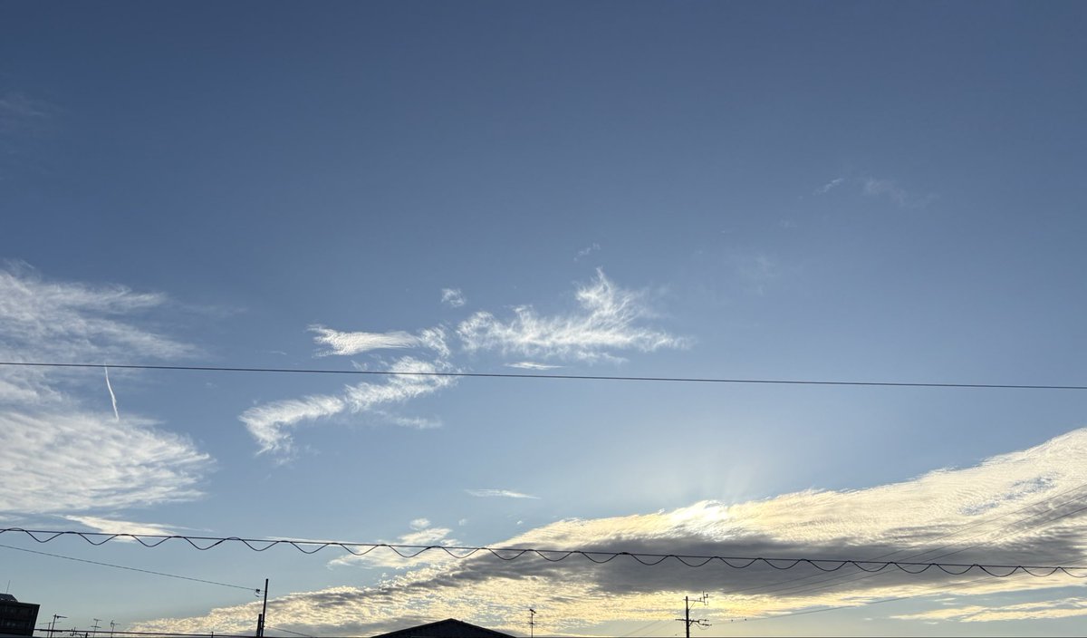 junok777's tweet photo. おはようございます😃
夜更かししても目が覚めるのは同じ時間。夜勤前は時間を後ろにずらして昼まで寝てたいんだけど上手くいかないなぁ。結局寝不足のまま夜勤突入してしまいそうだけど、頑張りますっ😅
#イマソラ https://t.co/1IuaR5x7eq