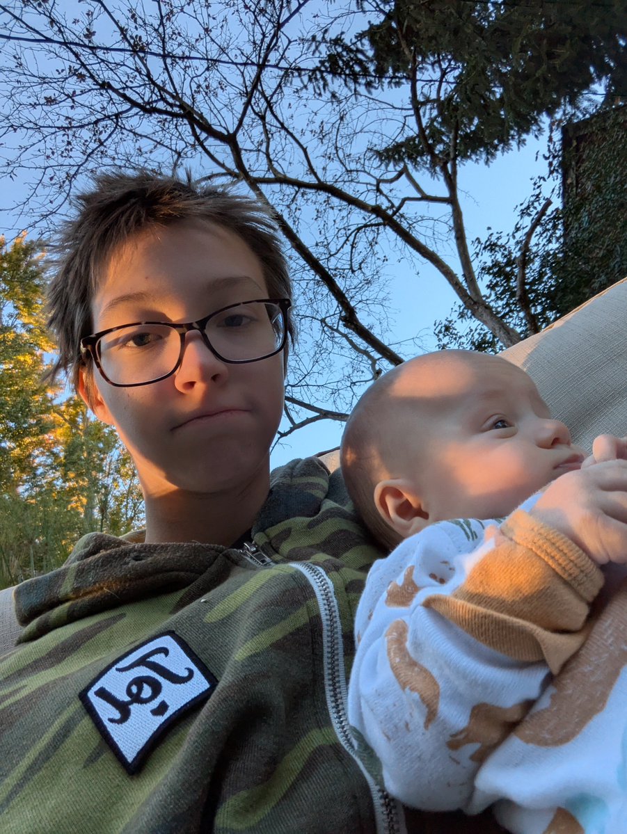 tunatintakeout's tweet photo. At the family func someone handed me the baby and then everyone went inside #ok https://t.co/fcVYjqGojt