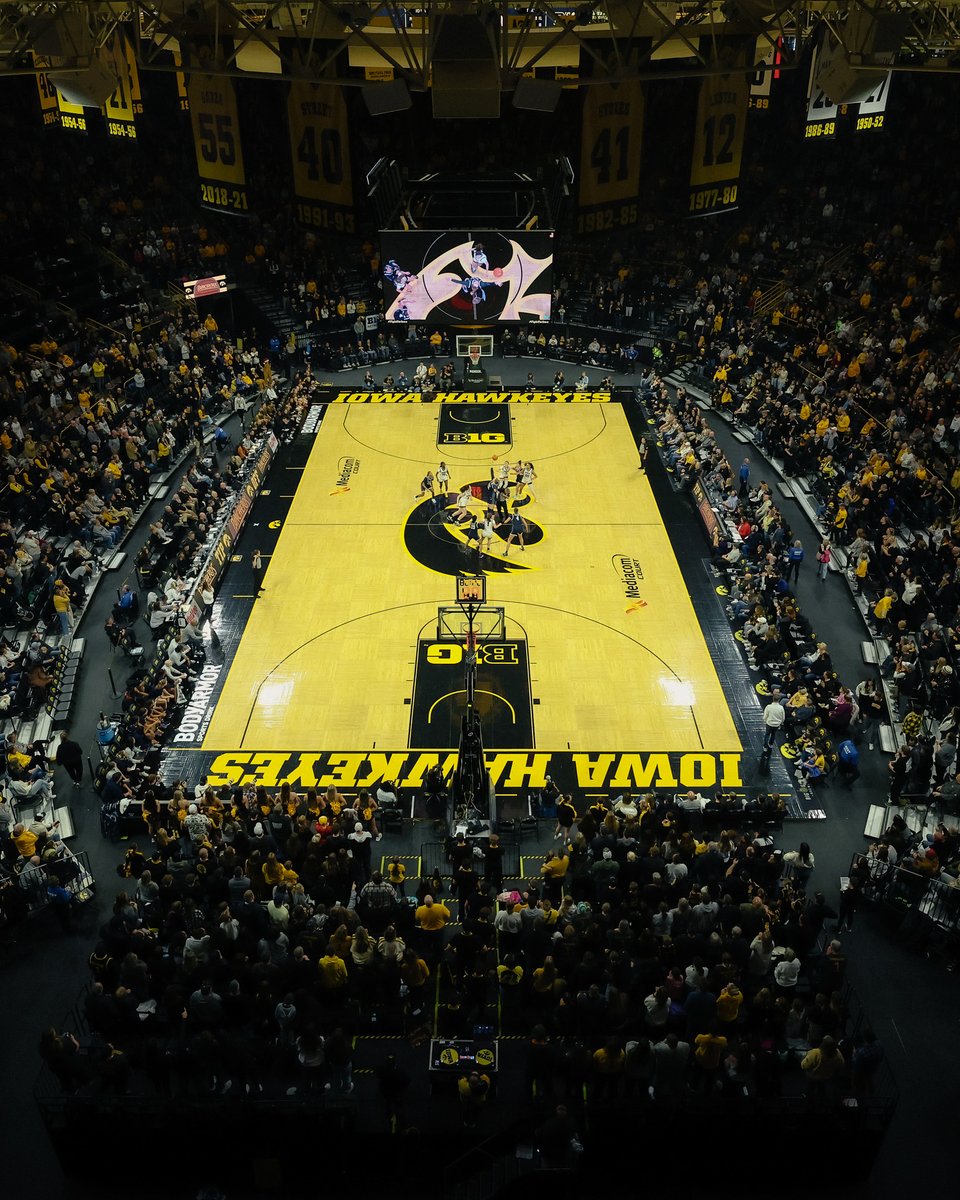TheIowaHawkeyes's tweet photo. Basketball single-game tickets are now available for purchase ‼️

MBB 🎟️: https://t.co/WLFj2yBlwU
WBB 🎟️: https://t.co/GVp598I6l7 https://t.co/CM6DKChUNw