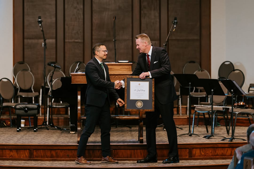 MBTS's tweet photo. This week, we celebrated the installment of one of our faculty members in an endowed chair! 

Dr. @geoffchang was installed in the Bill and Connie Jenkins Endowed Chair of Historical Theology and Spurgeon Studies.

We're so grateful for Dr. Geoff Chang and for the ways he has invested in training the next generation of Christian leaders #ForTheChurch.