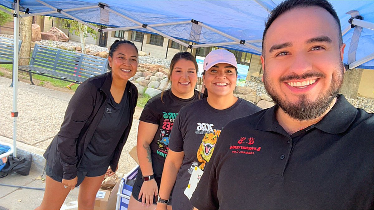 PresHealth's tweet photo. Our Presbyterian pediatric team had a roar of time at the TyRUNnosaurus Run! 🦖 We loved joining our community for a day of family fun supporting the New Mexico Museum of Natural History Foundation. Thanks to everyone who made it a dino-mite day! 💚 https://t.co/7Mccpff3f0