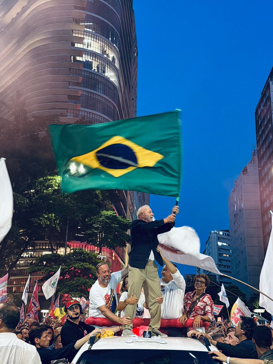 nillzote's tweet photo. LULA EM BELO HORIZONTE

BORA VIRAR https://t.co/ECqXNrSfNH