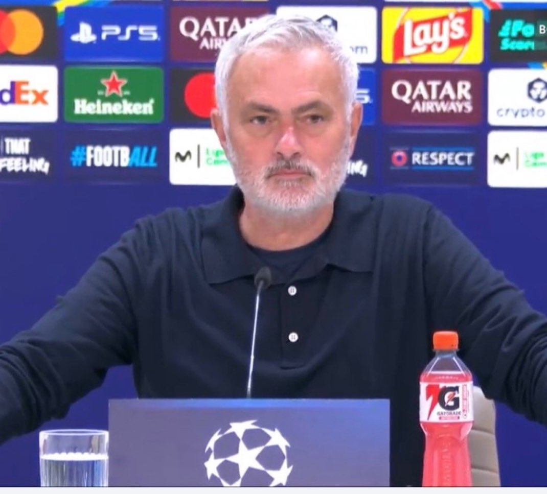 TransferWeb1's tweet photo. Jose Mourinho: "Pazar günü El Clasico oynanacak ancak Barcelona, maça bizden 24 saat daha fazla dinlenerek çıkacak." https://t.co/peDck3Cxi2